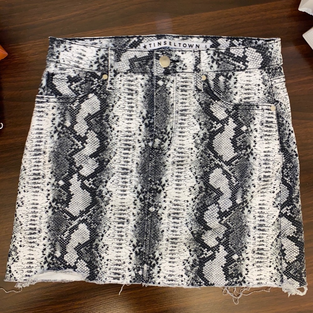 Snakeskin print skirt